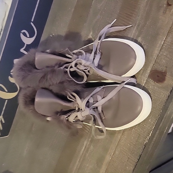 Vince Shoes - Vince high tops